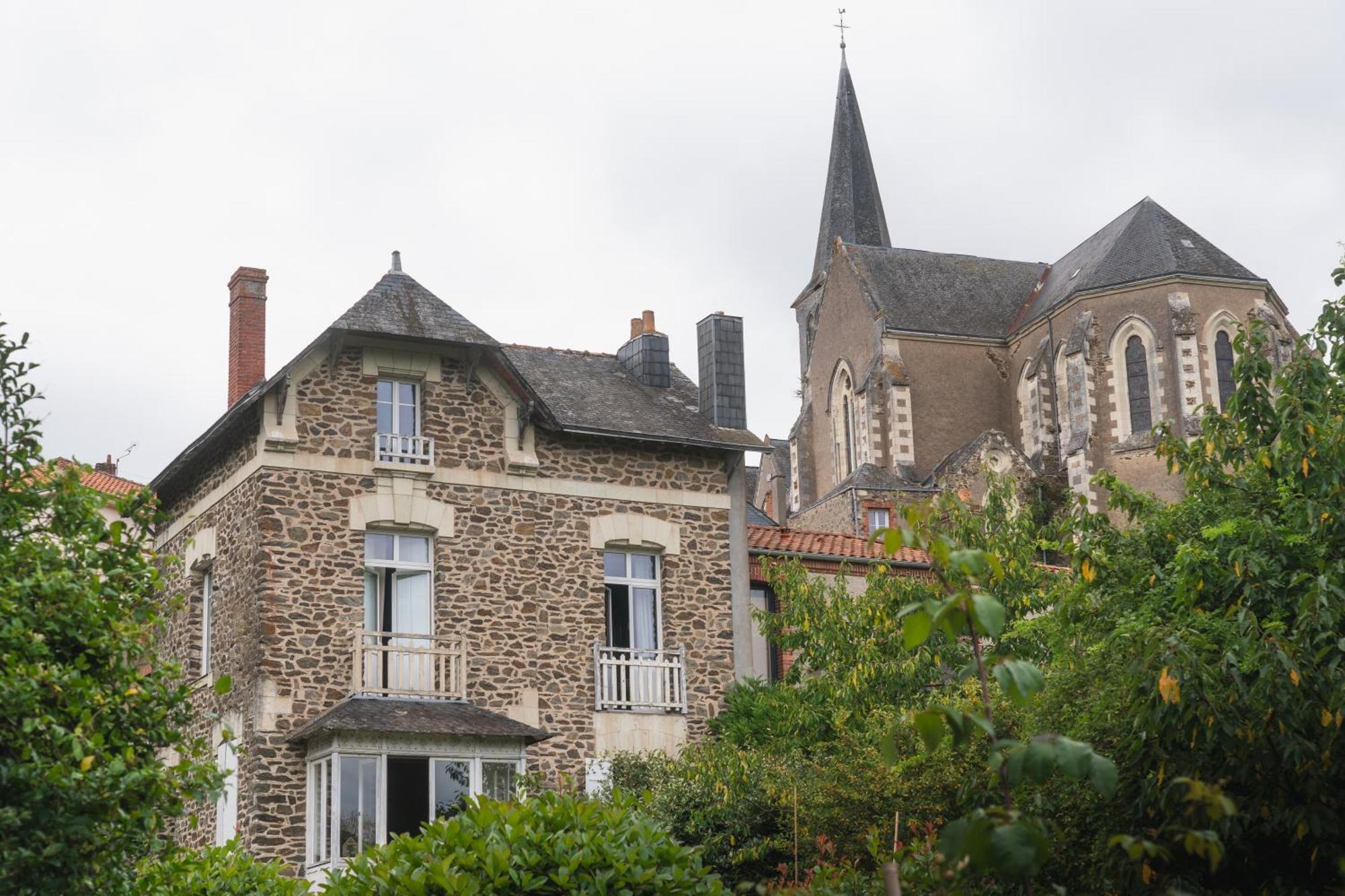 Maison D'Hotes La Bien-Aimee Montrevault Exterior photo