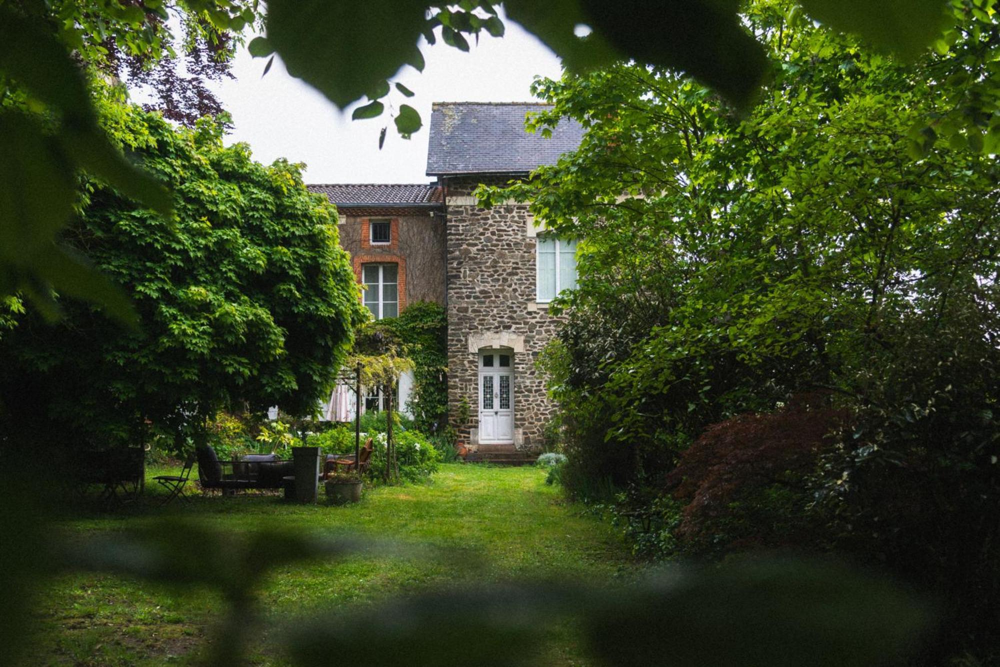 Maison D'Hotes La Bien-Aimee Montrevault Exterior photo